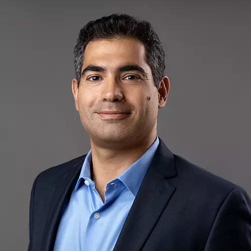 Osher Perry Headshot